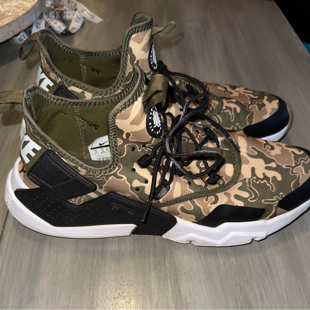 Nike huarache camo sneakers